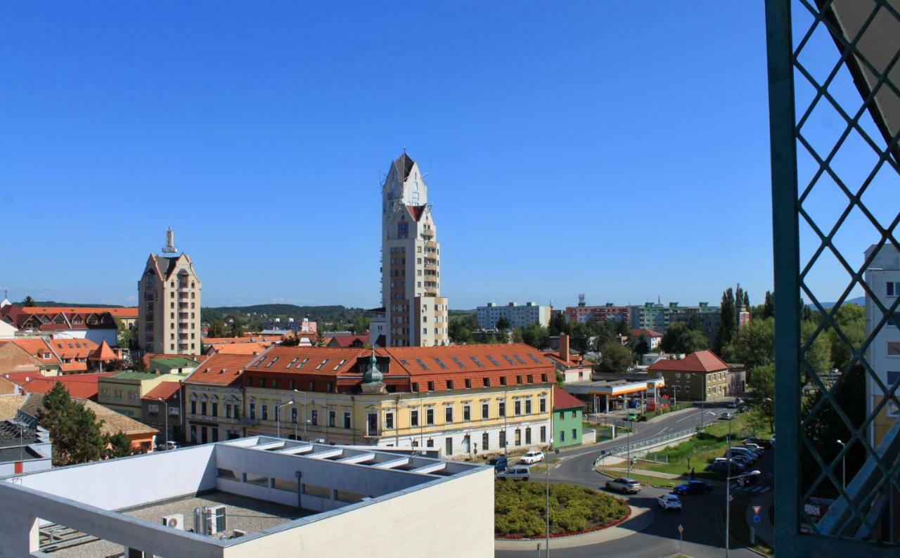 Hotel Pelikán Lučenec Exterior foto